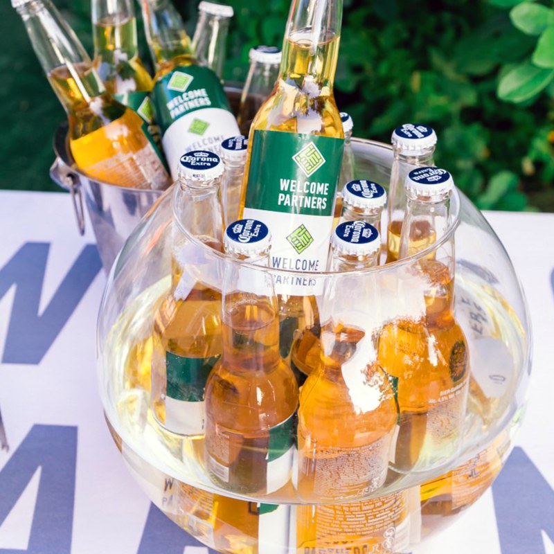 Activación de marca de bebidas: 12 edecanes en 3 ciudades